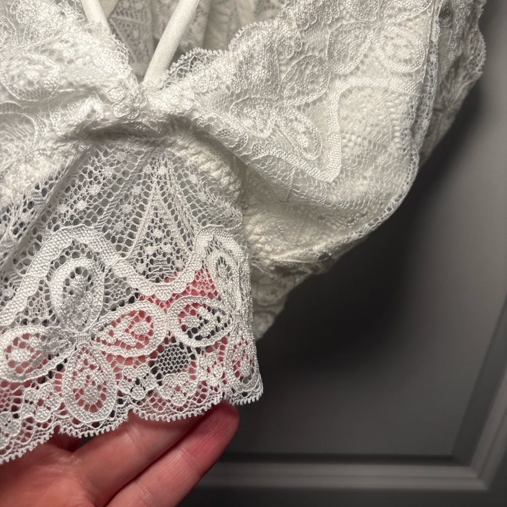 White Lace Satin Bralette Women’s Triangle Bra Soft Cup Wireless Minimal Feminin - Picture 4 of 6